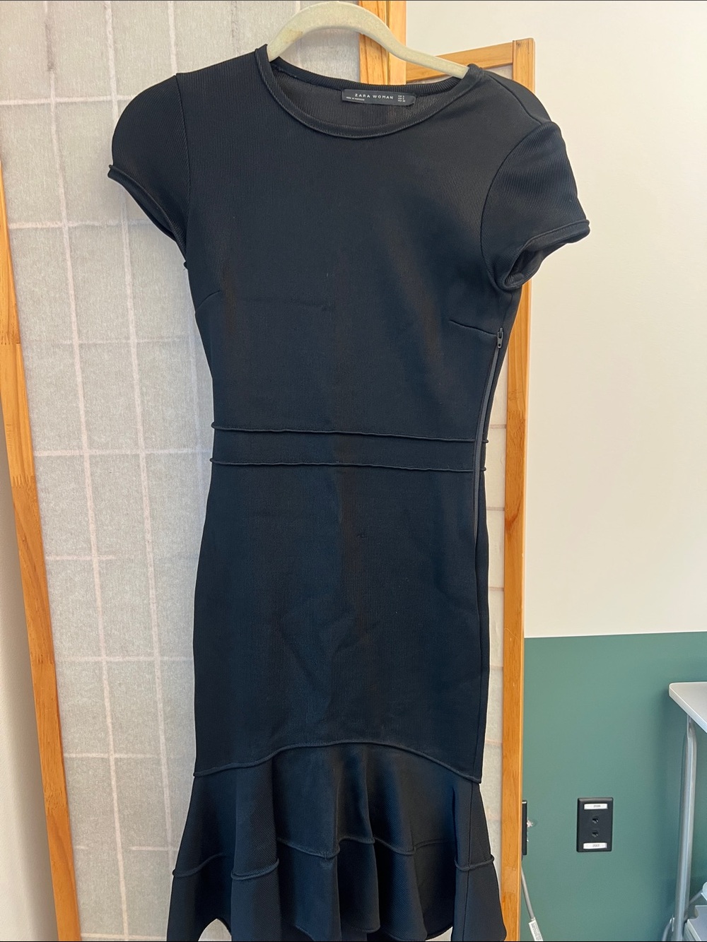 Zara Black Short-Sleeve Ruffle-Hem Bodycon Dress